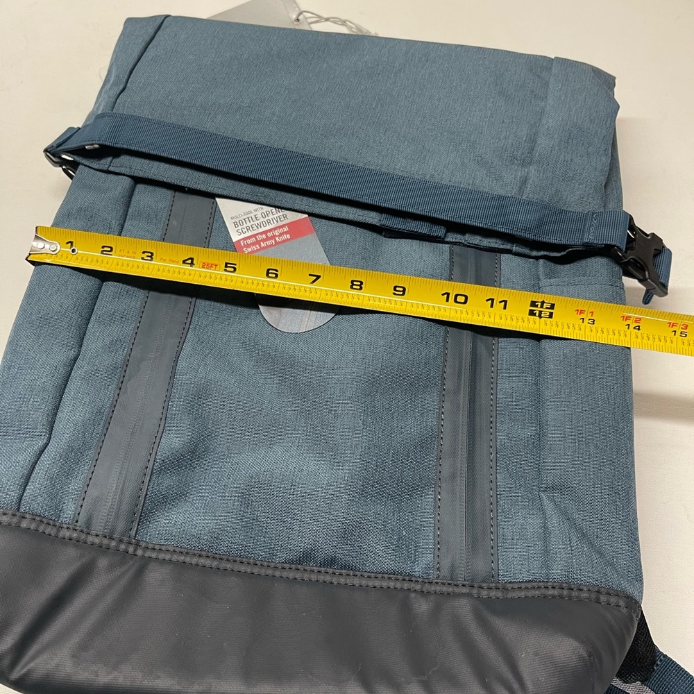 Victorinox bag/backpack NWT blue - Picture 8 of 14